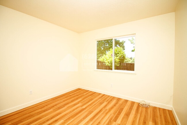 Foto del edificio - 3739 Clayton Rd