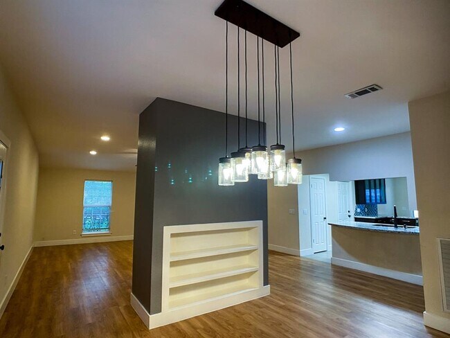 Building Photo - 3215 Bayou Crossing