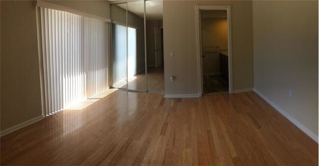 Building Photo - 2508 25th Way