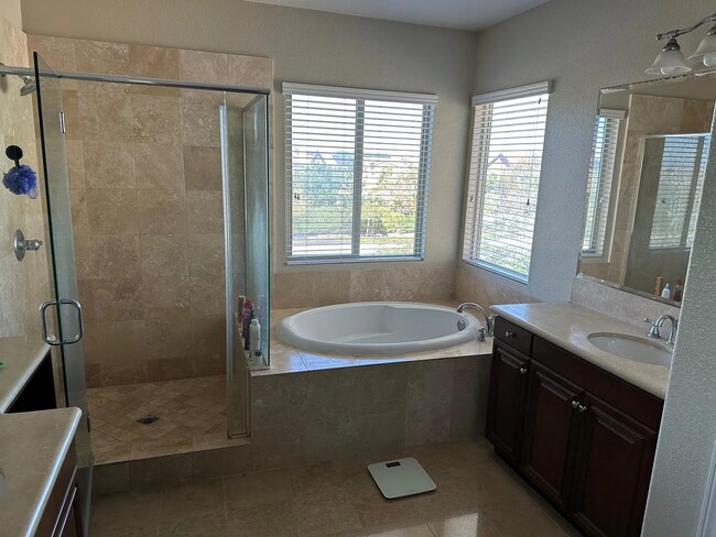 Foto del edificio - 11320 Laurelcrest Dr