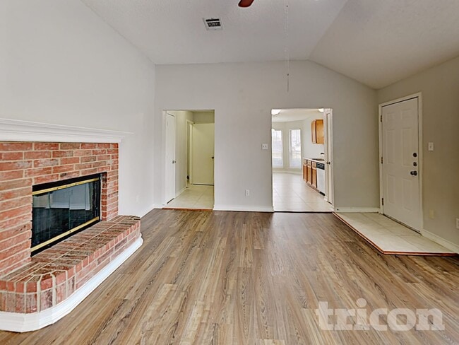 Building Photo - 7032 Rovato Dr