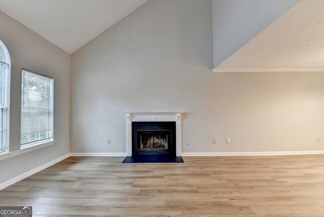 Foto del edificio - 2115 Glynmoore Dr