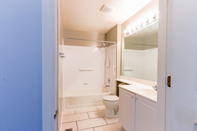 Building Photo - 2973 Kentshire Cir