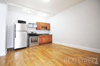 Building Photo - Spacious 2 BED + office in Bushwick