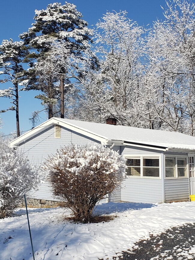 Building Photo - 22 Slice Ln