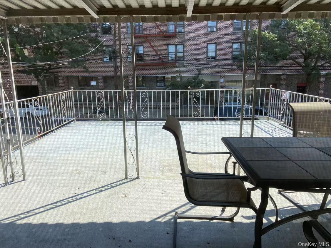 Primary Photo - 3841 Orloff Ave