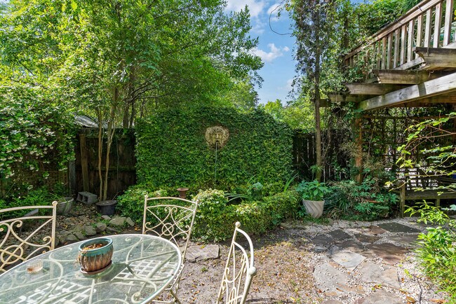 Foto del edificio - 1023 Crawford St