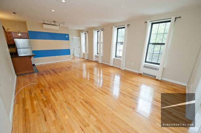 Foto del edificio - 1223 Astoria Blvd