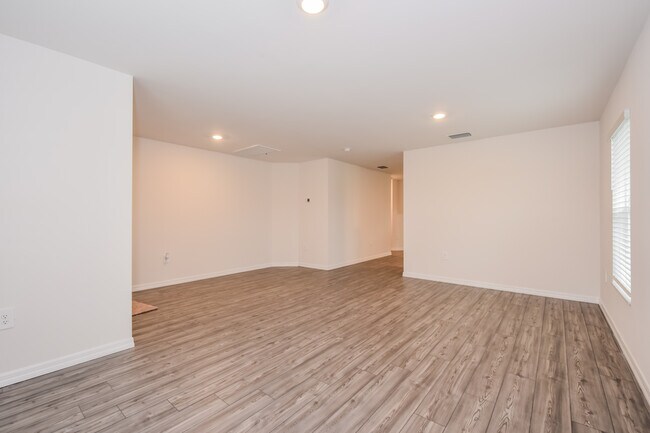 Foto del edificio - 881 Youngreen Dr, Fort Myers, FL
