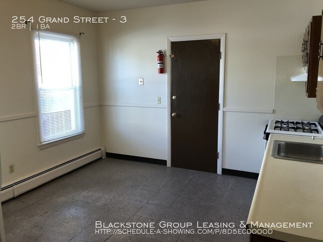 Building Photo - 254 Grand Street