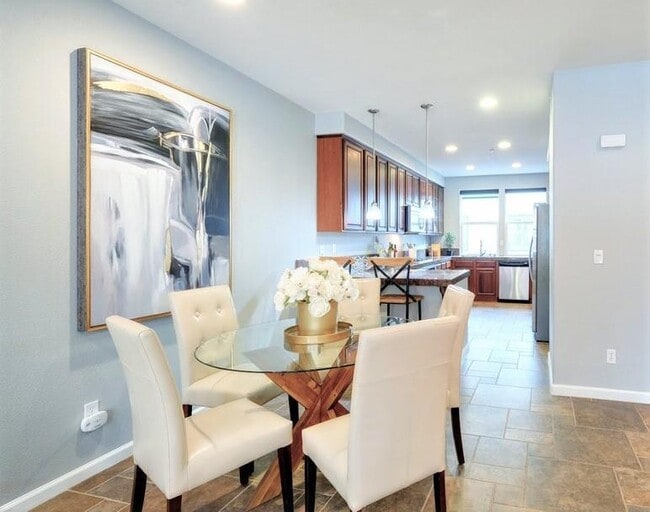 Building Photo - 831 Gaspar Vis