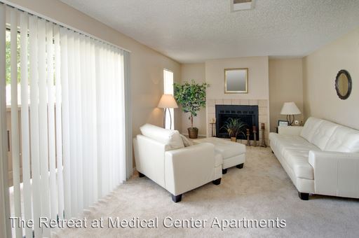 Fotografía del edificio - 6101 Whitby Rd