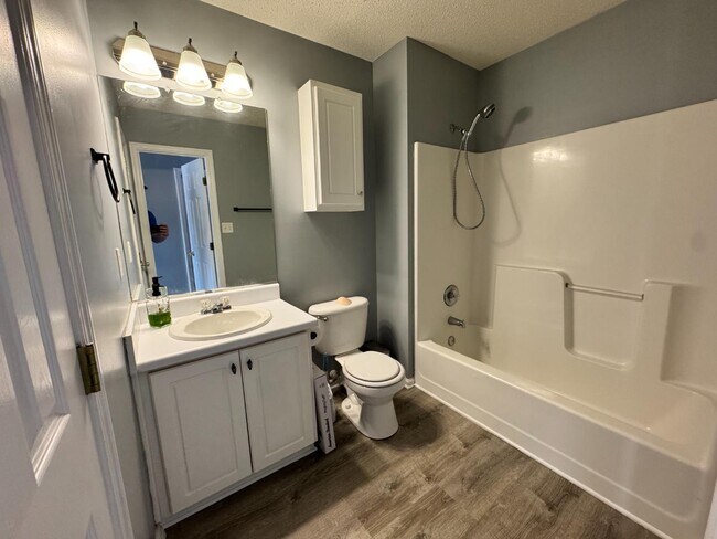 Foto del edificio - 2029 Caton Dr