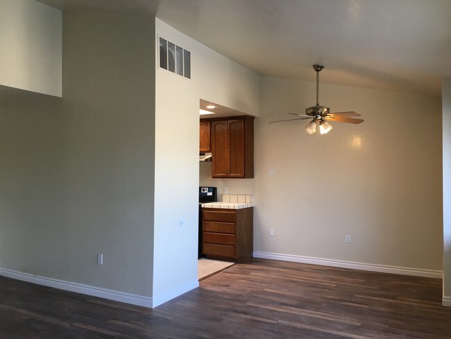 Building Photo - 1424 Cabrillo Ave