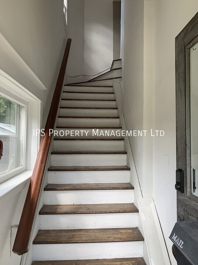 Photo du bâtiment - Private - 5 Bed | 1.5 Bath  - $650 - All Inclusive