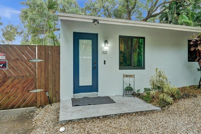 Building Photo - 1502 SW 25th St