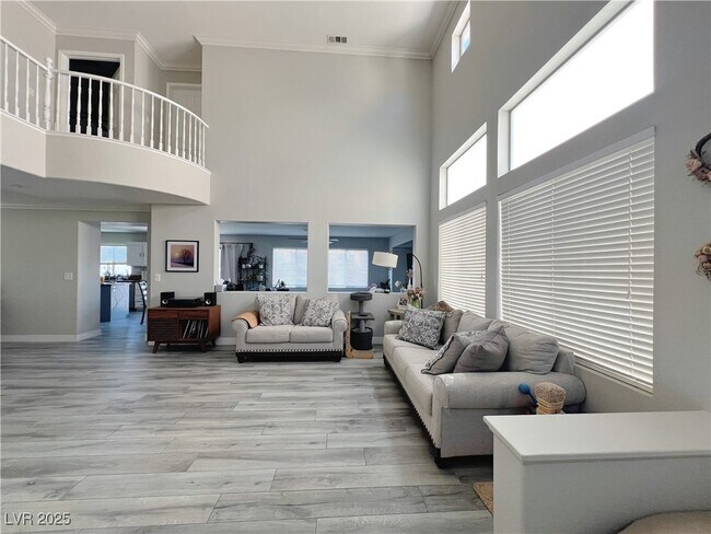 Foto del edificio - 10023 Canyon Hills Ave