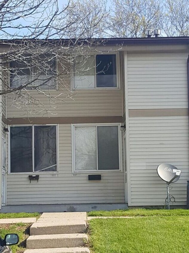 Primary Photo - 3 Bedroom Condo