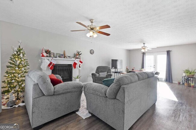 Foto del edificio - 284 Oak Ridge