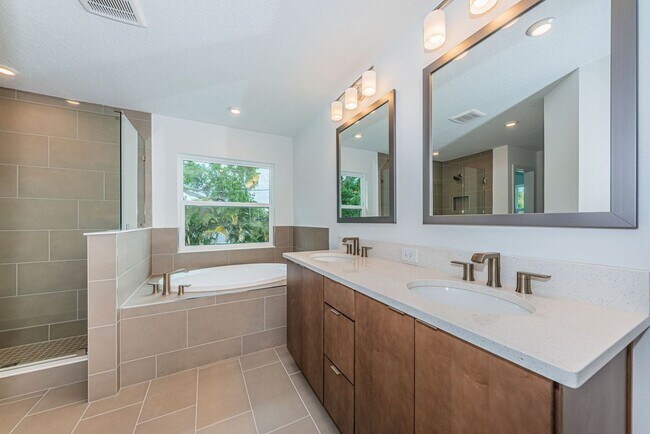 Foto del edificio - 1701 25th Ave N