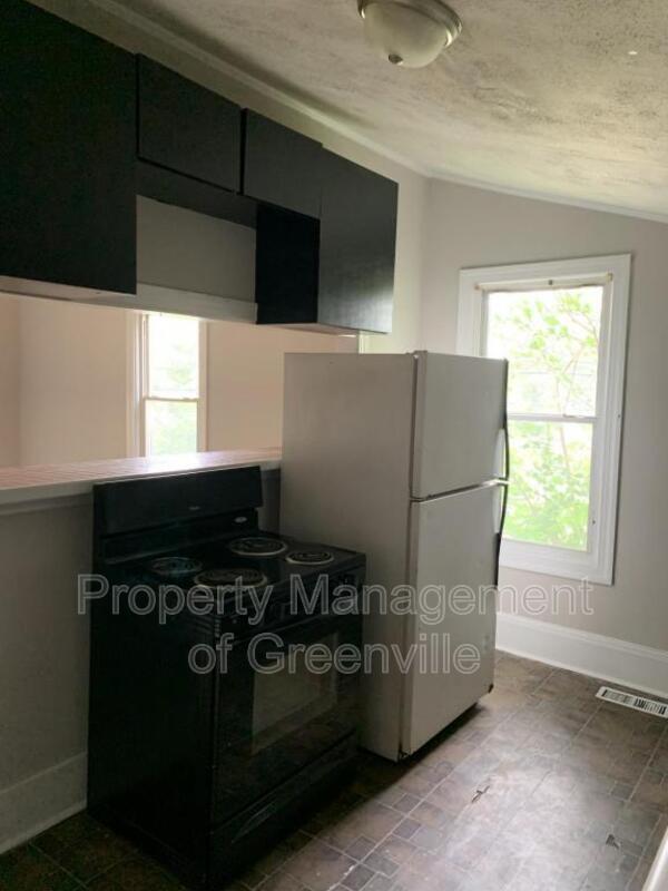 Building Photo - 1 W 6th St