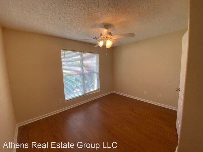 Building Photo - 5 br, 3 bath House - 200 Fern Ridge Court