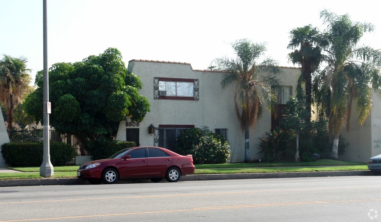 Primary Photo - 8808 Van Nuys Blvd