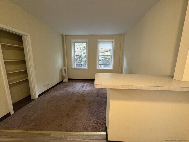 Building Photo - 153 Kelton St