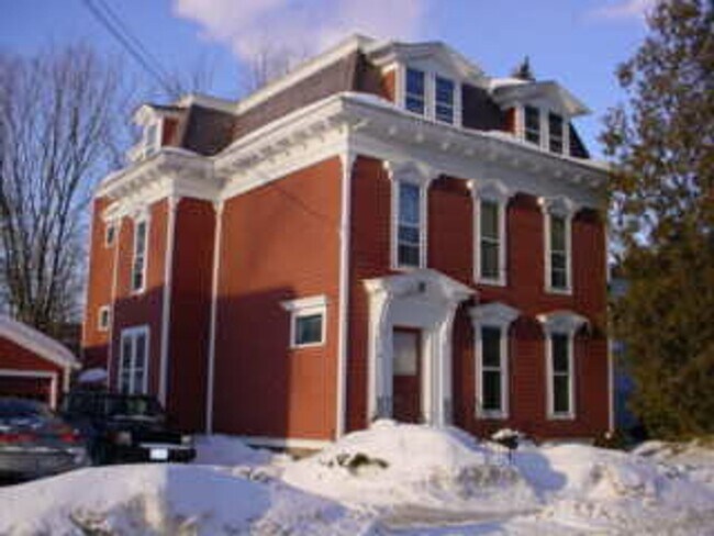 Foto del edificio - West Pleasant St - 004