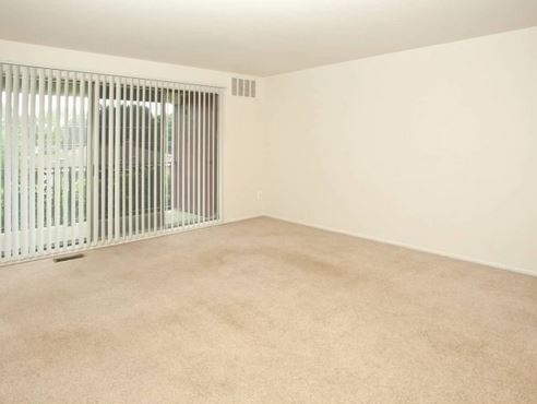 Living Room - Georgetown Manor Apartments