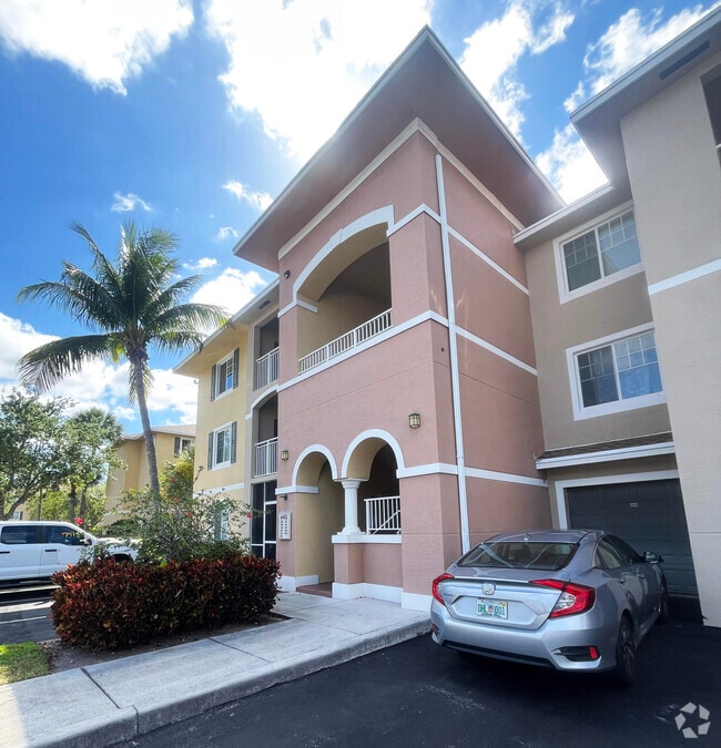 Building Photo - 6482 Emerald Dunes Dr