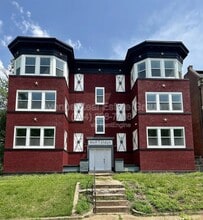 Building Photo - 5931 Maple Ave