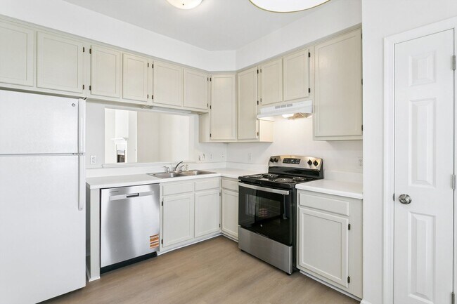 Foto del edificio - 3BR 2.5 BA Smithy Glen/Coventry York County