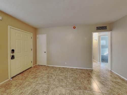 Building Photo - 2039 E Osborn Rd