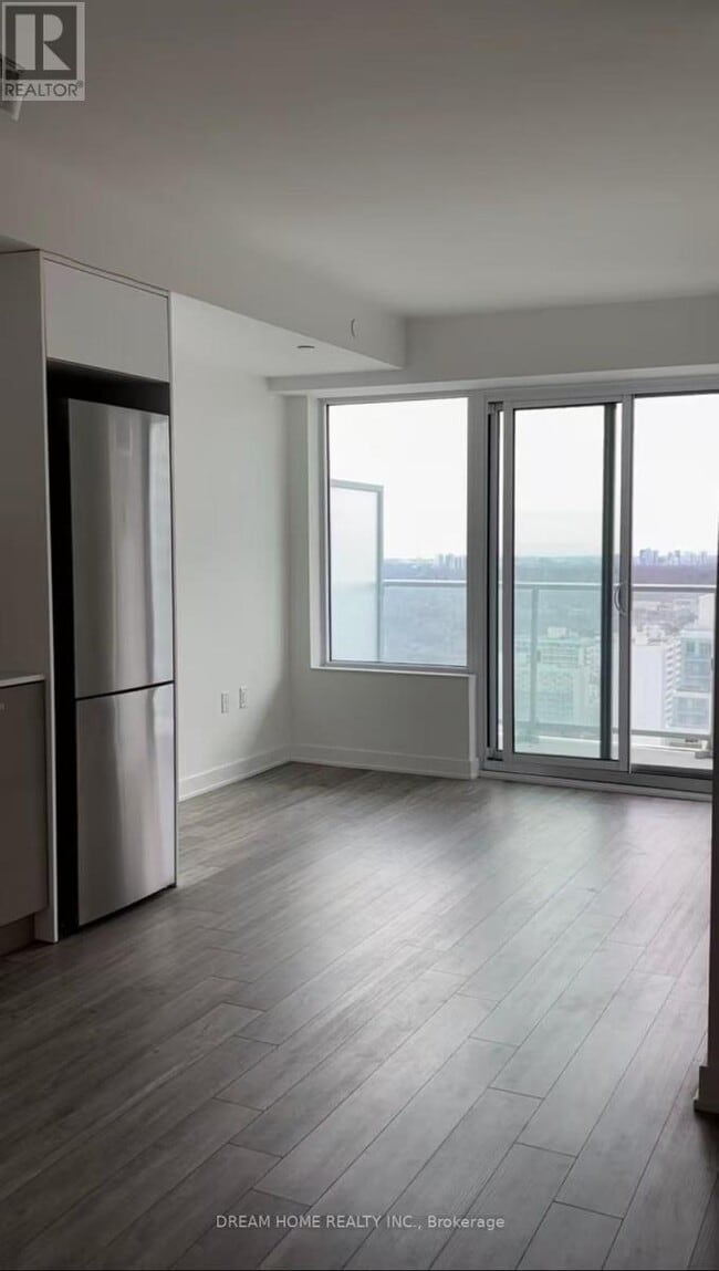 Building Photo - 195 Redpath Ave