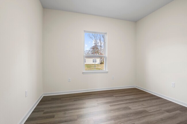 Building Photo - 20989 Oregon St
