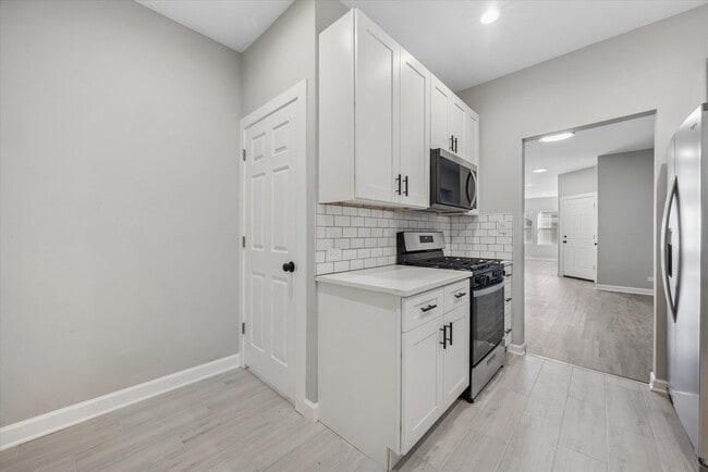 Building Photo - 8018 S Harvard Ave