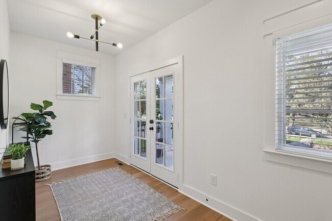 Building Photo - 521 Hobson Chapel Pl
