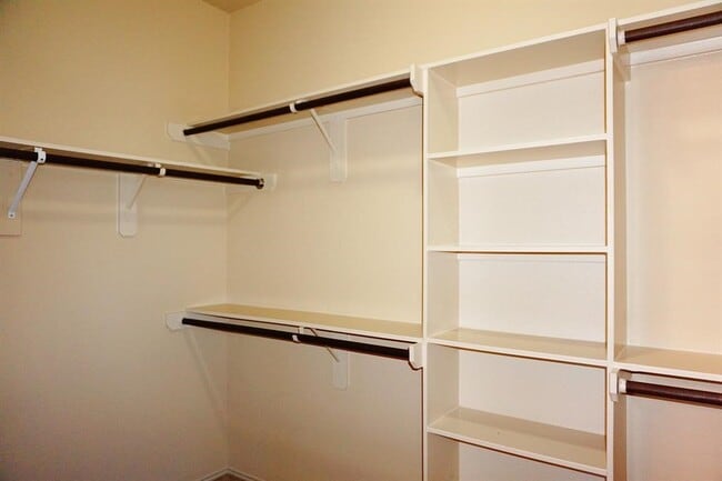 Building Photo - 22007 Silverfield Park Ln