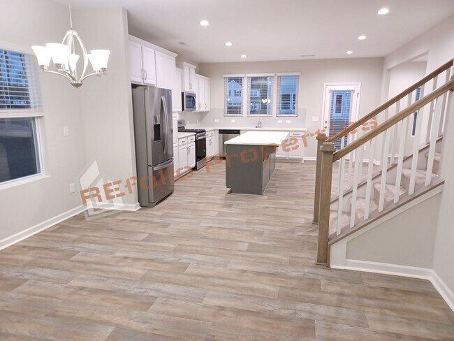 Foto del edificio - Elegant Cul-de-sac Home with 4 Bedrooms, A...