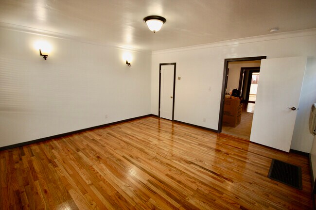 Building Photo - 1117 N Curson Ave