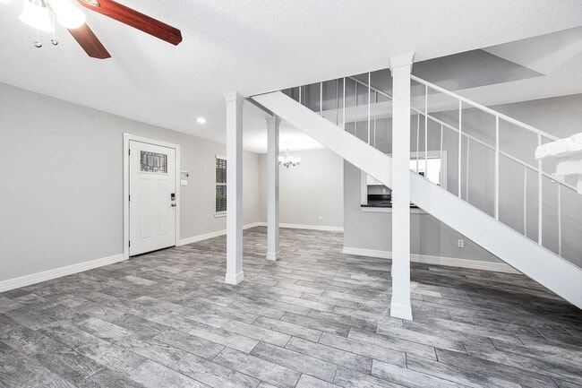 Building Photo - 5528 Beverly Hill St