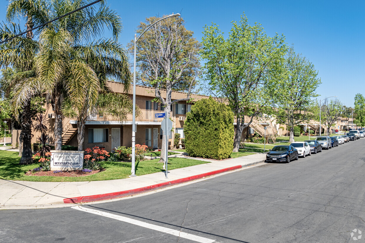 Primary Photo - Reseda Village Green