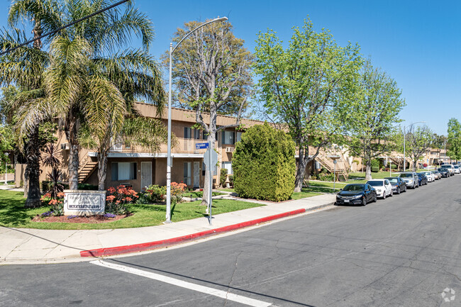 Reseda Village Green