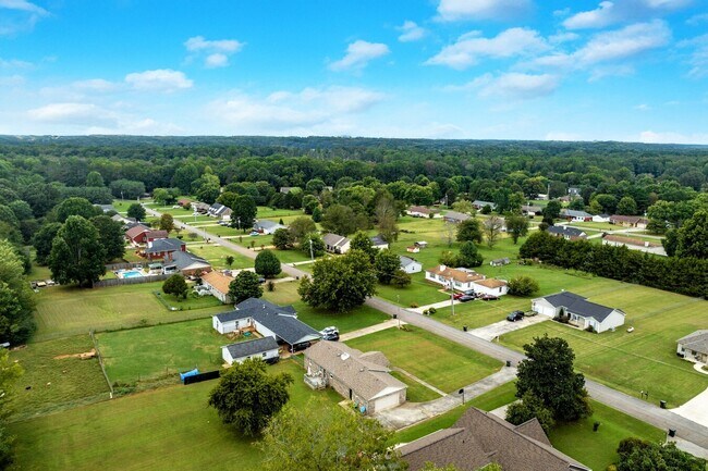 Foto del edificio - 127 Westerbrook Dr