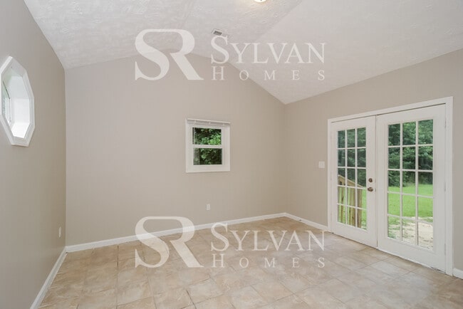 Building Photo - The living is easy in this 3 bedroom, 2 ba...