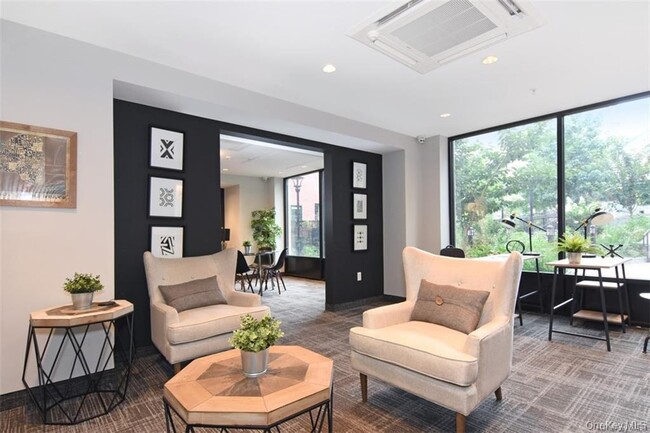 Building Photo - 2 Mill St