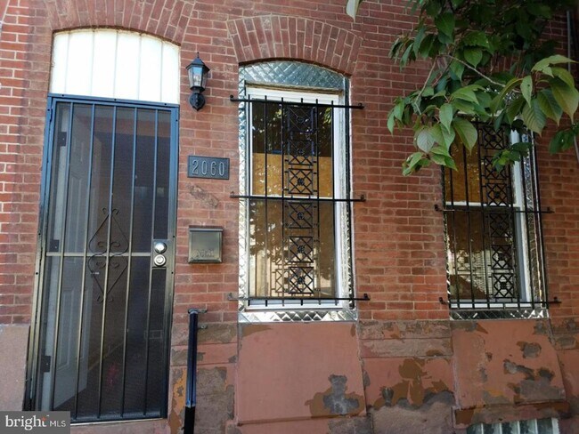 Building Photo - 2060 Ann St