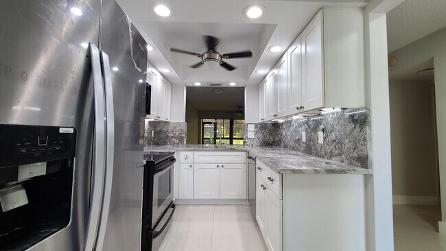 Foto del edificio - 1929 SW 15th St