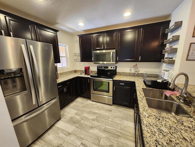 Foto del edificio - 7367 Black Walnut Way